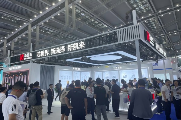 以精工之基，筑芯時代長城：一鑫精密參觀2025深圳灣芯展